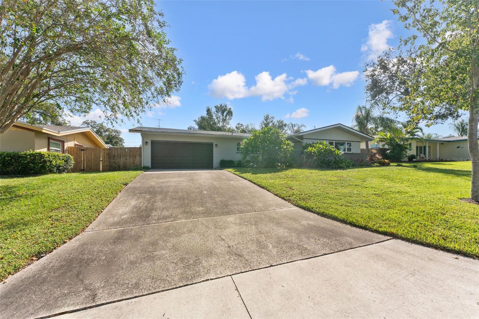 SUNSET LAKE ESTATES - Residential