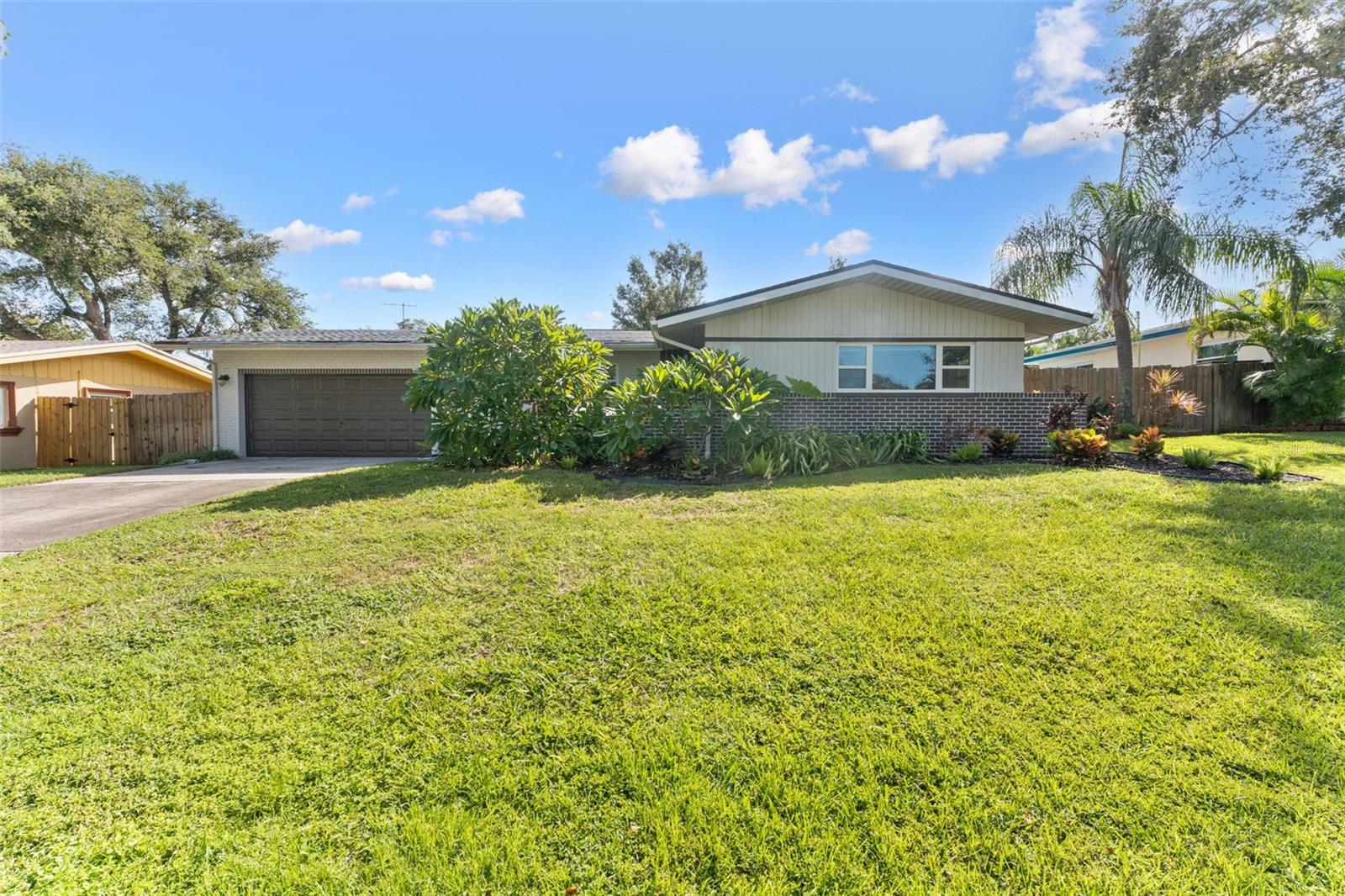 SUNSET LAKE ESTATES - Residential