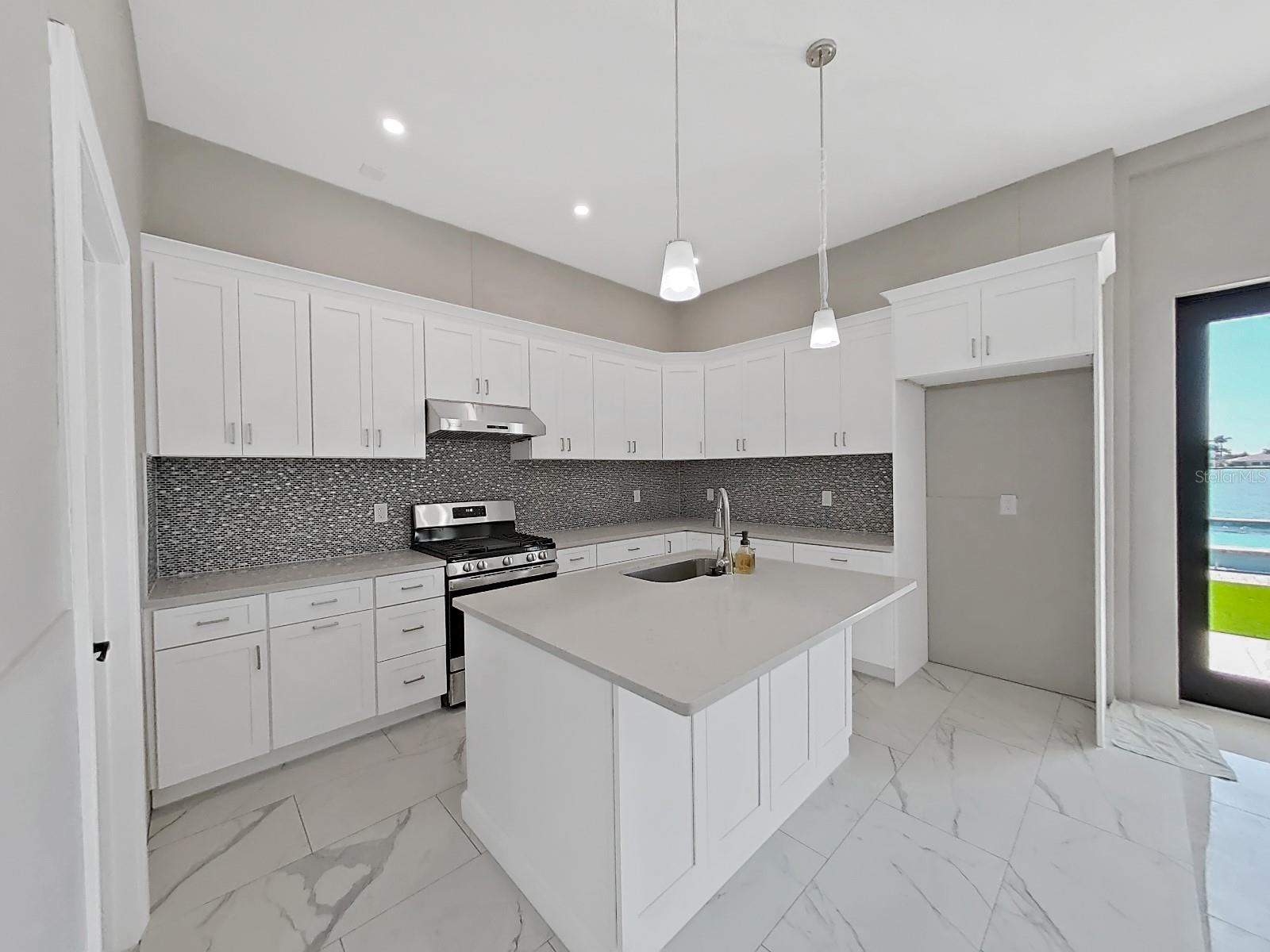 BAY POINT ESTATES 2ND ADD - Residential Lease