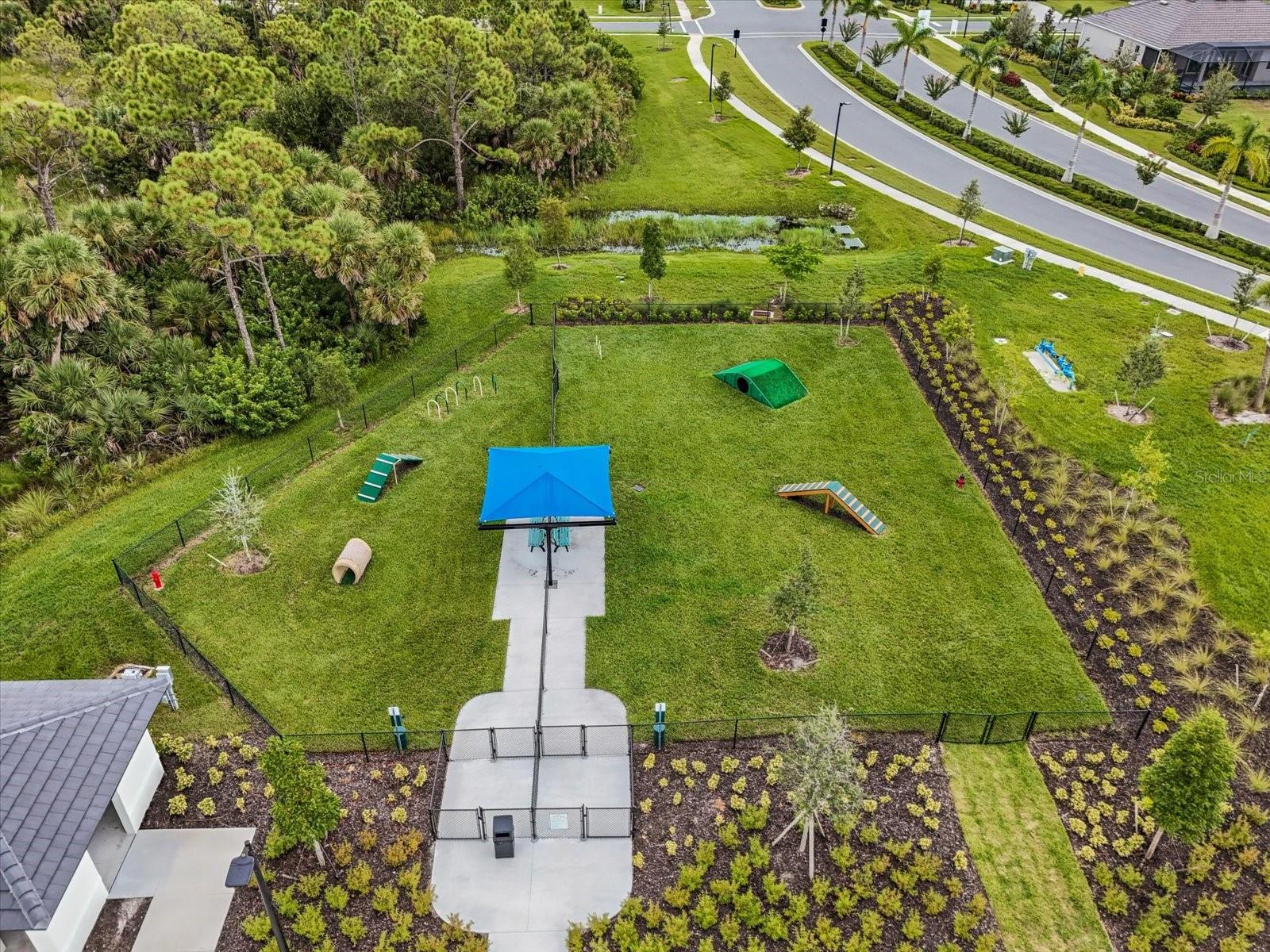 WELLEN PARK GOLF AND COUNTRY CLUB - Residential Lease