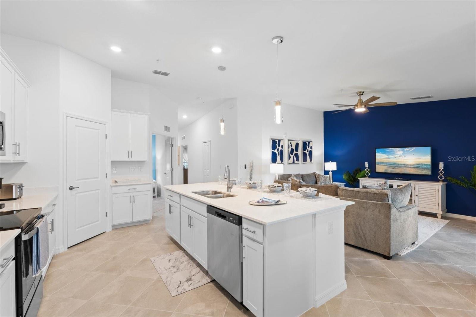 WELLEN PARK GOLF AND COUNTRY CLUB - Residential Lease