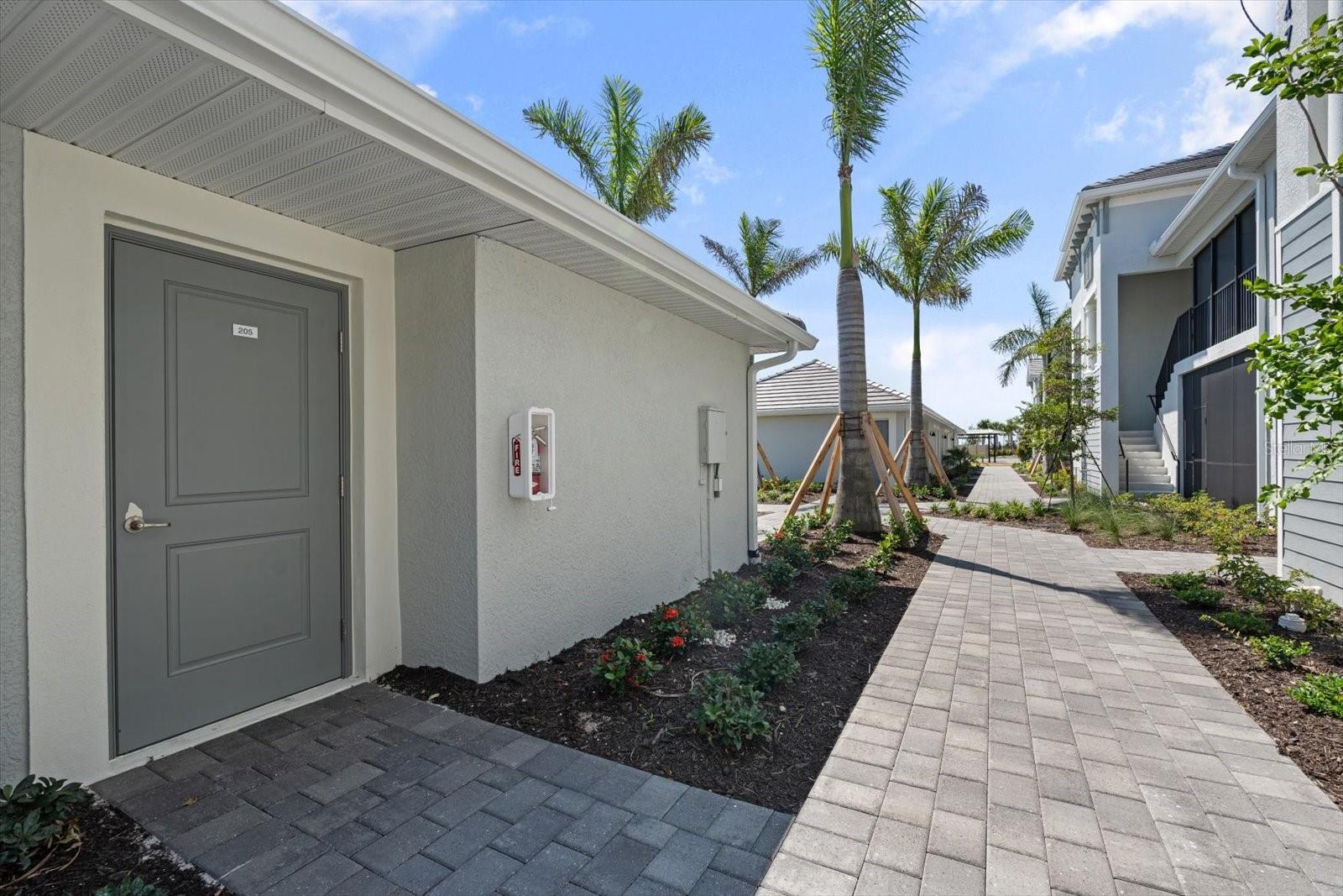WELLEN PARK GOLF AND COUNTRY CLUB - Residential Lease