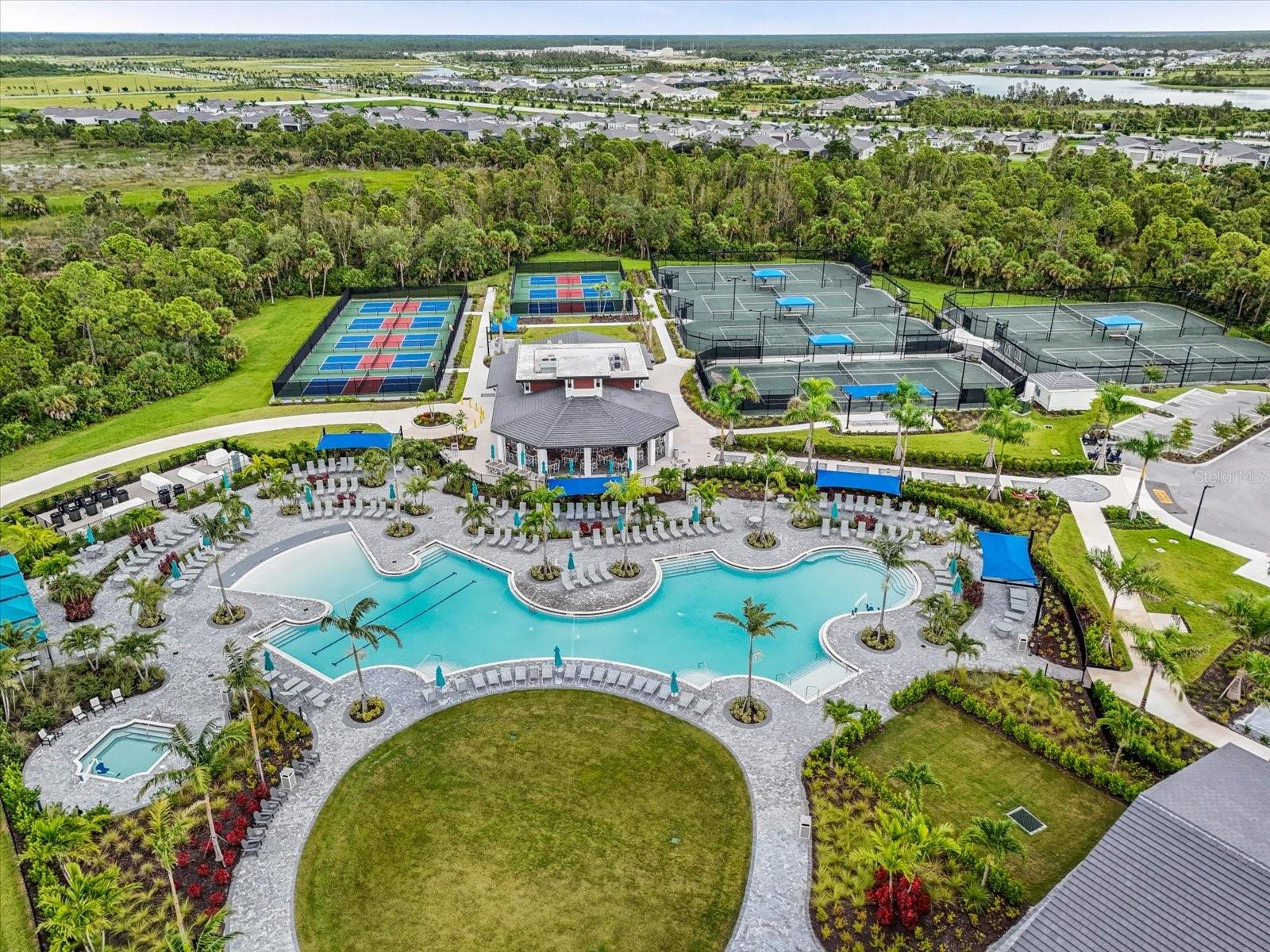 WELLEN PARK GOLF AND COUNTRY CLUB - Residential Lease