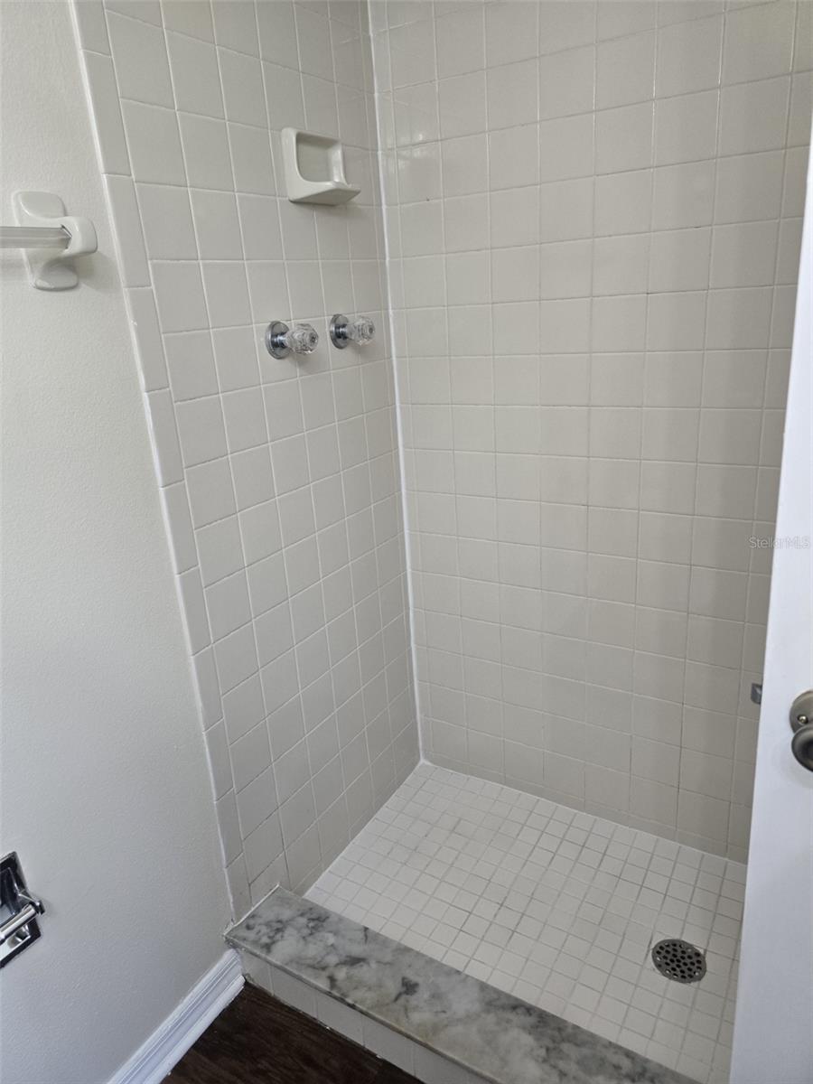 GARDEN SQUARE CONDO PH X - Residential Lease