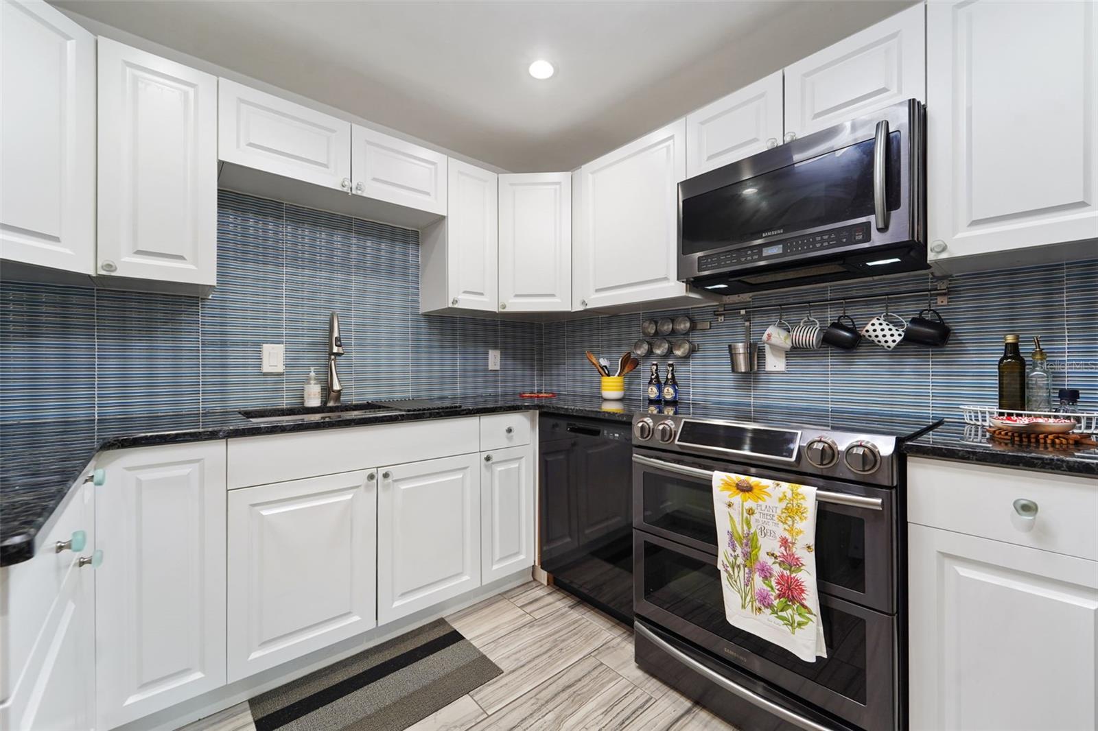 RACQUET CLUB NORTHEAST CONDO THE - Residential