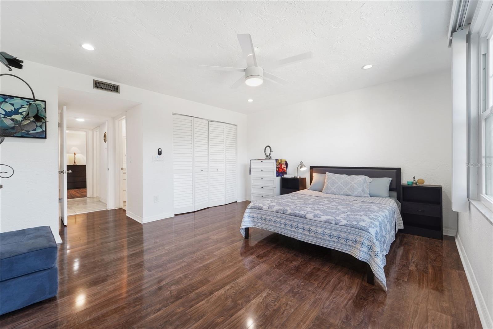 RACQUET CLUB NORTHEAST CONDO THE - Residential