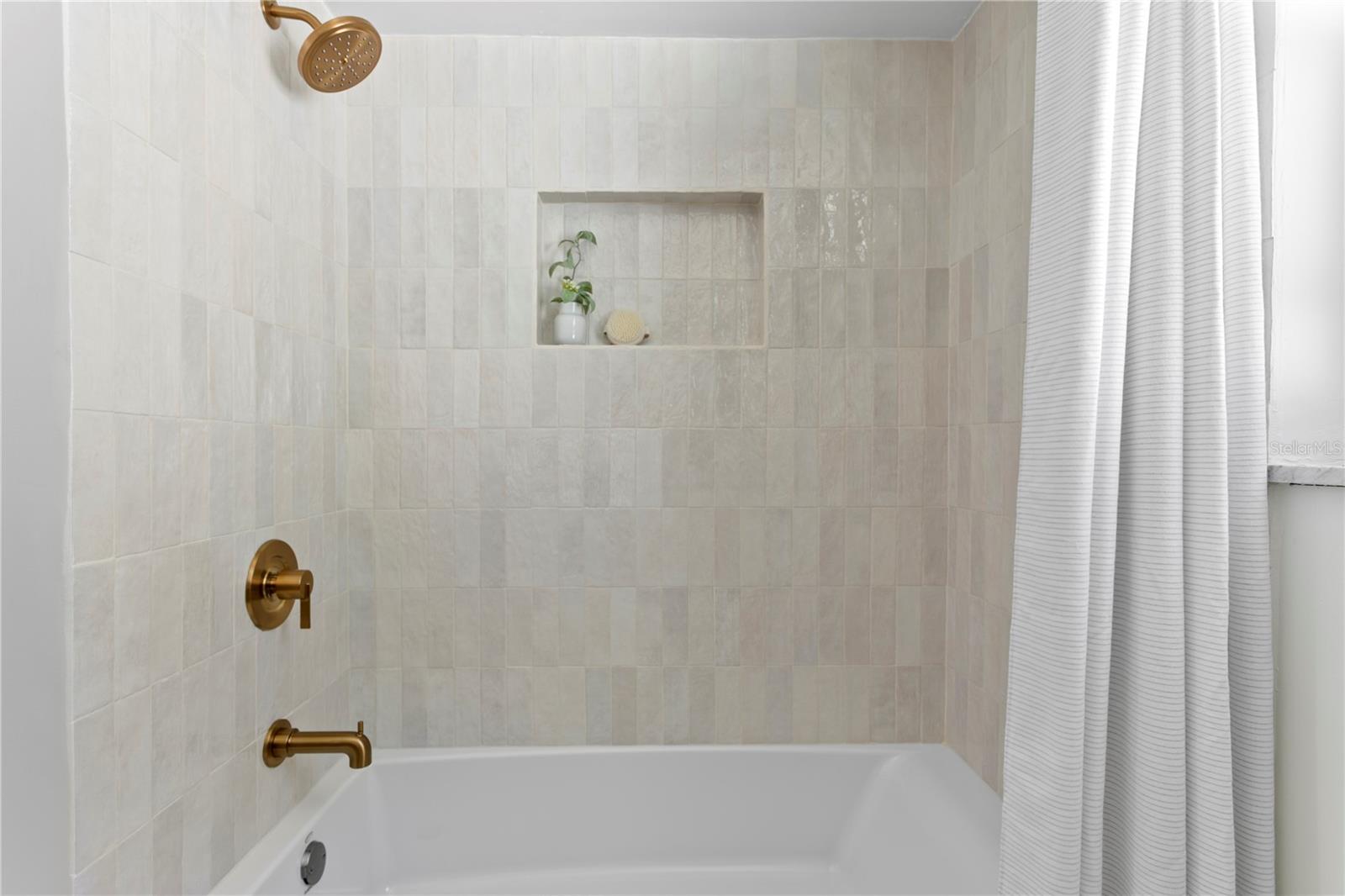 NORTH EAST PARK SHORES 1ST ADD - Residential