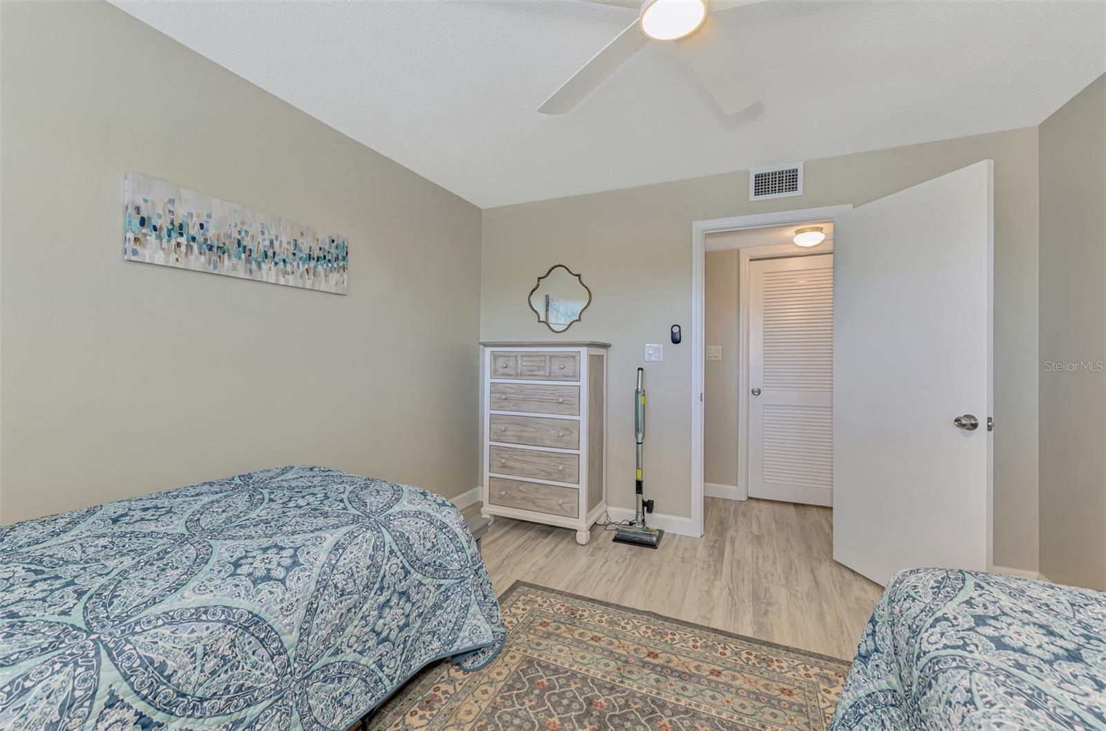 GULF TWIN TOWERS - Residential