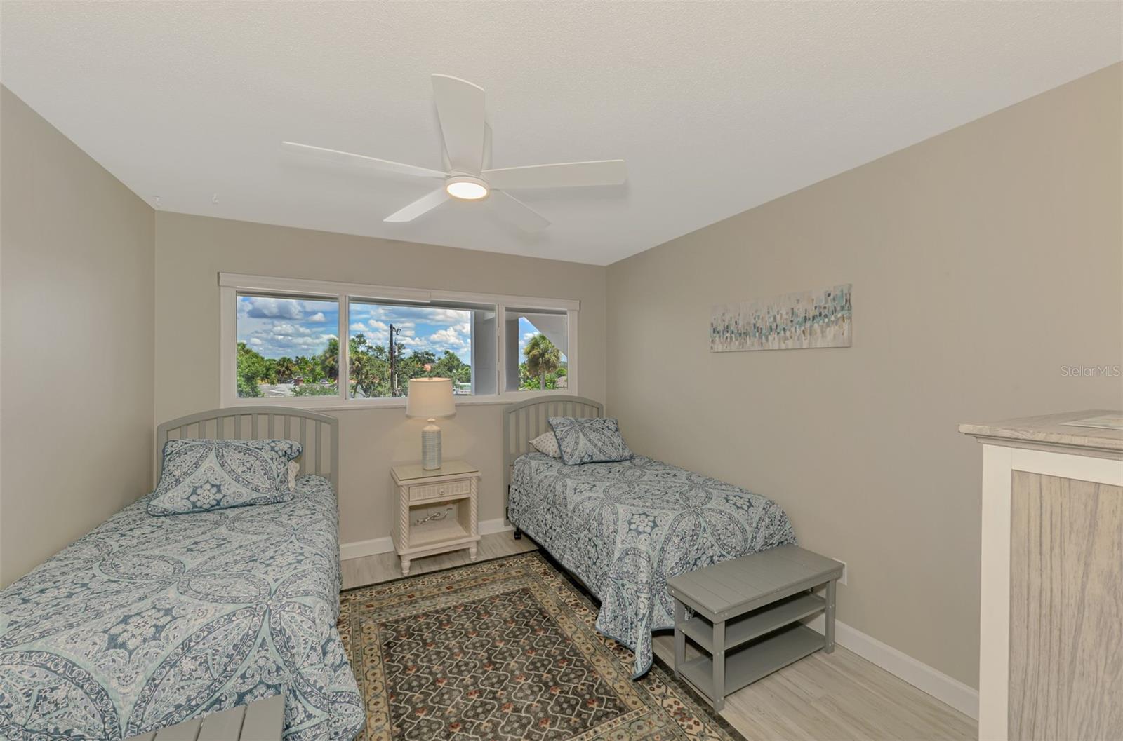 GULF TWIN TOWERS - Residential