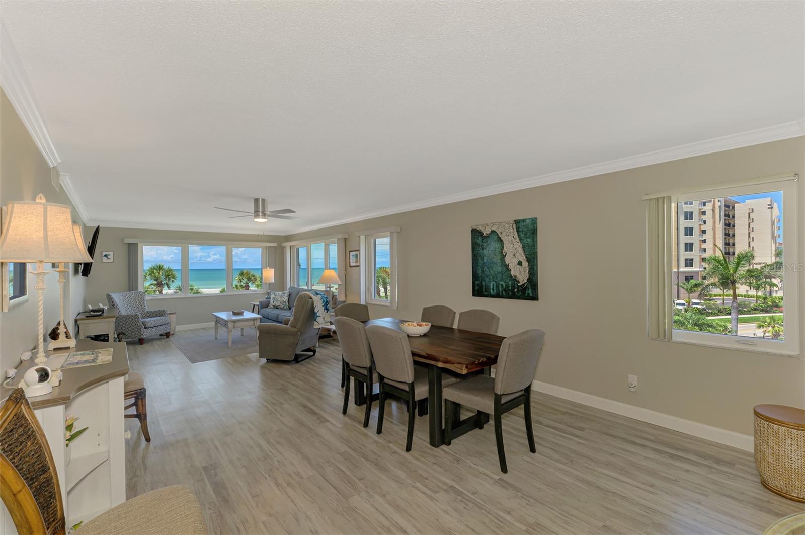 GULF TWIN TOWERS - Residential