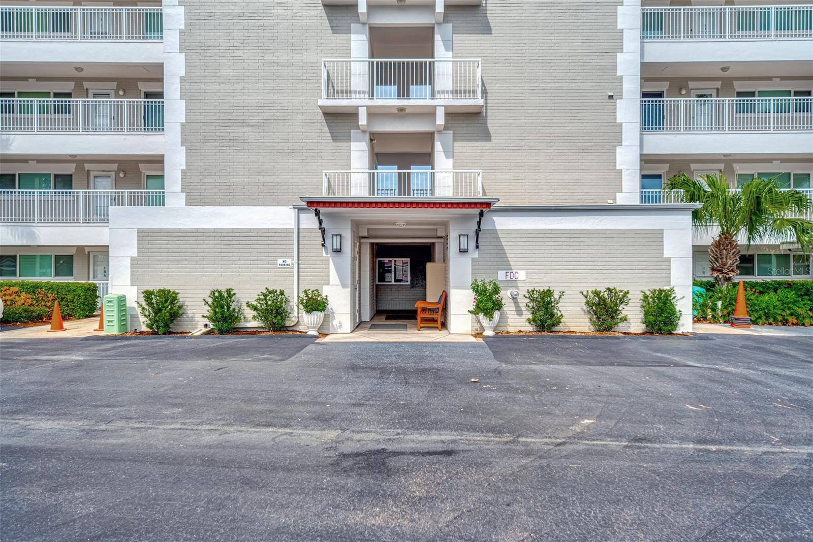 GULF TWIN TOWERS - Residential