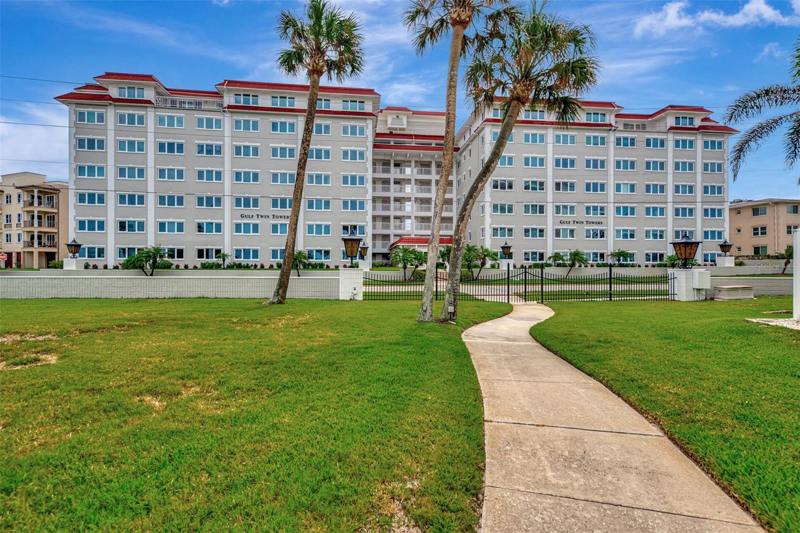 GULF TWIN TOWERS - Residential