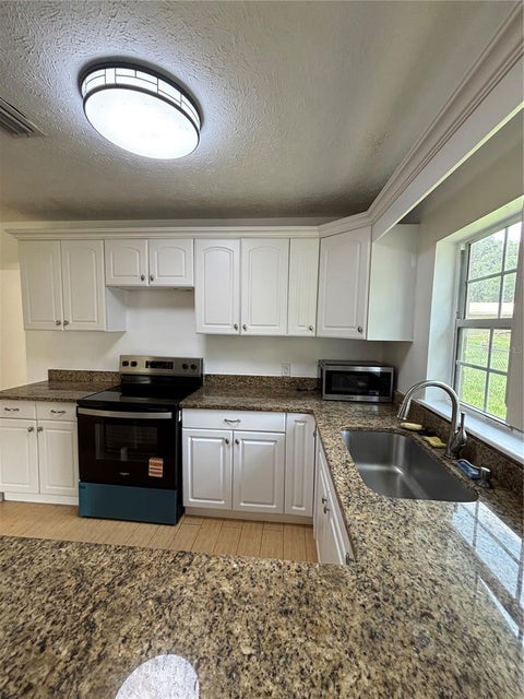 Tiny photo for 13381 SE 106th Court, Ocklawaha, FL 32179 (MLS # G5117124)