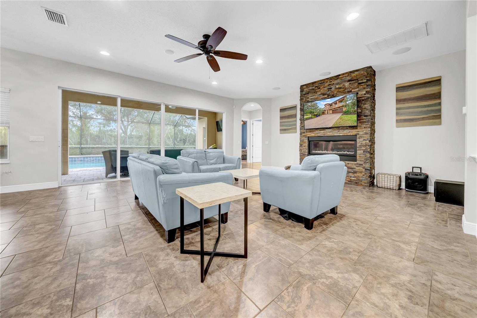 LIVE OAK PRESERVE 2C VILLAGES - Residential