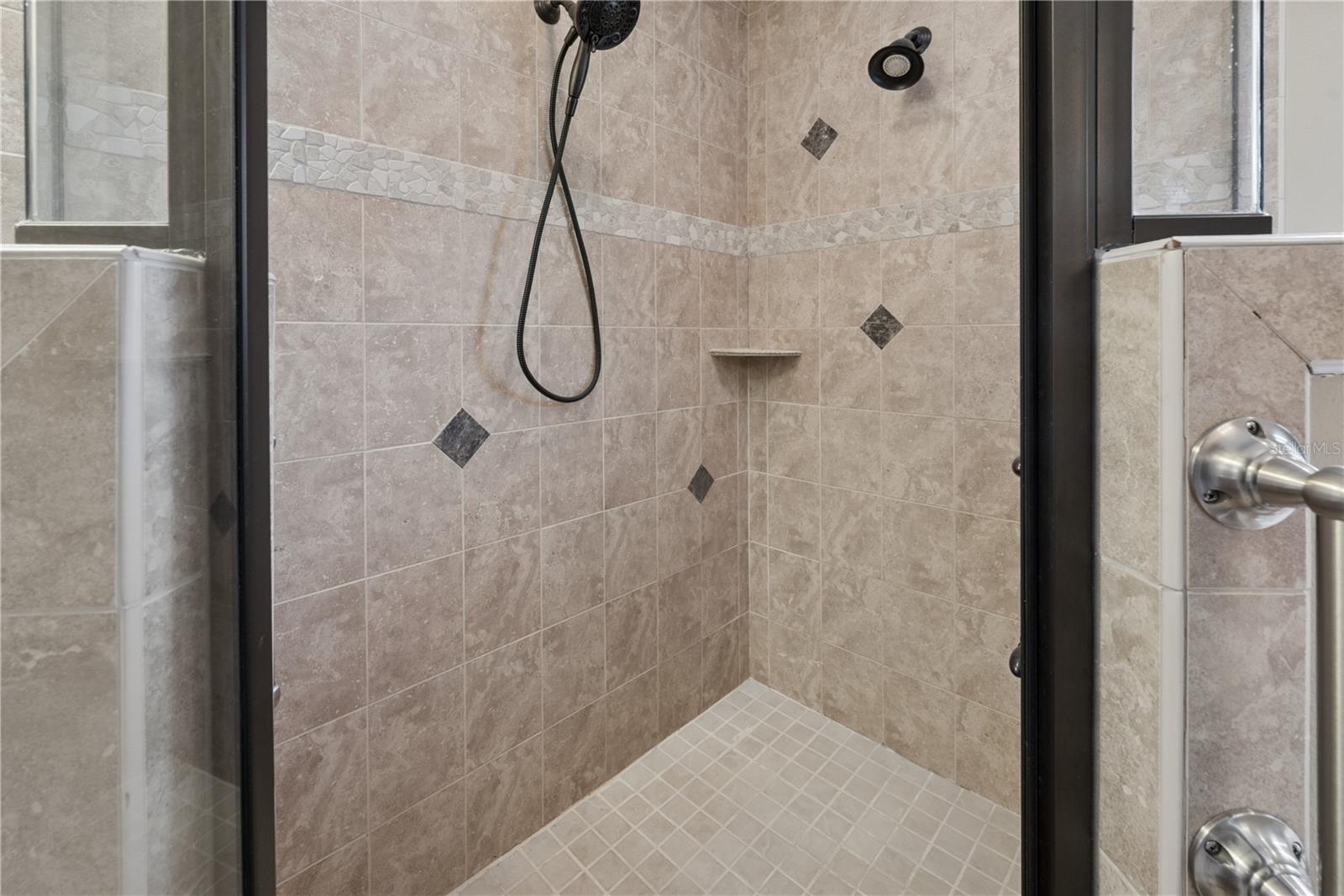 EMERALD COVE SUB PH 2 - Residential