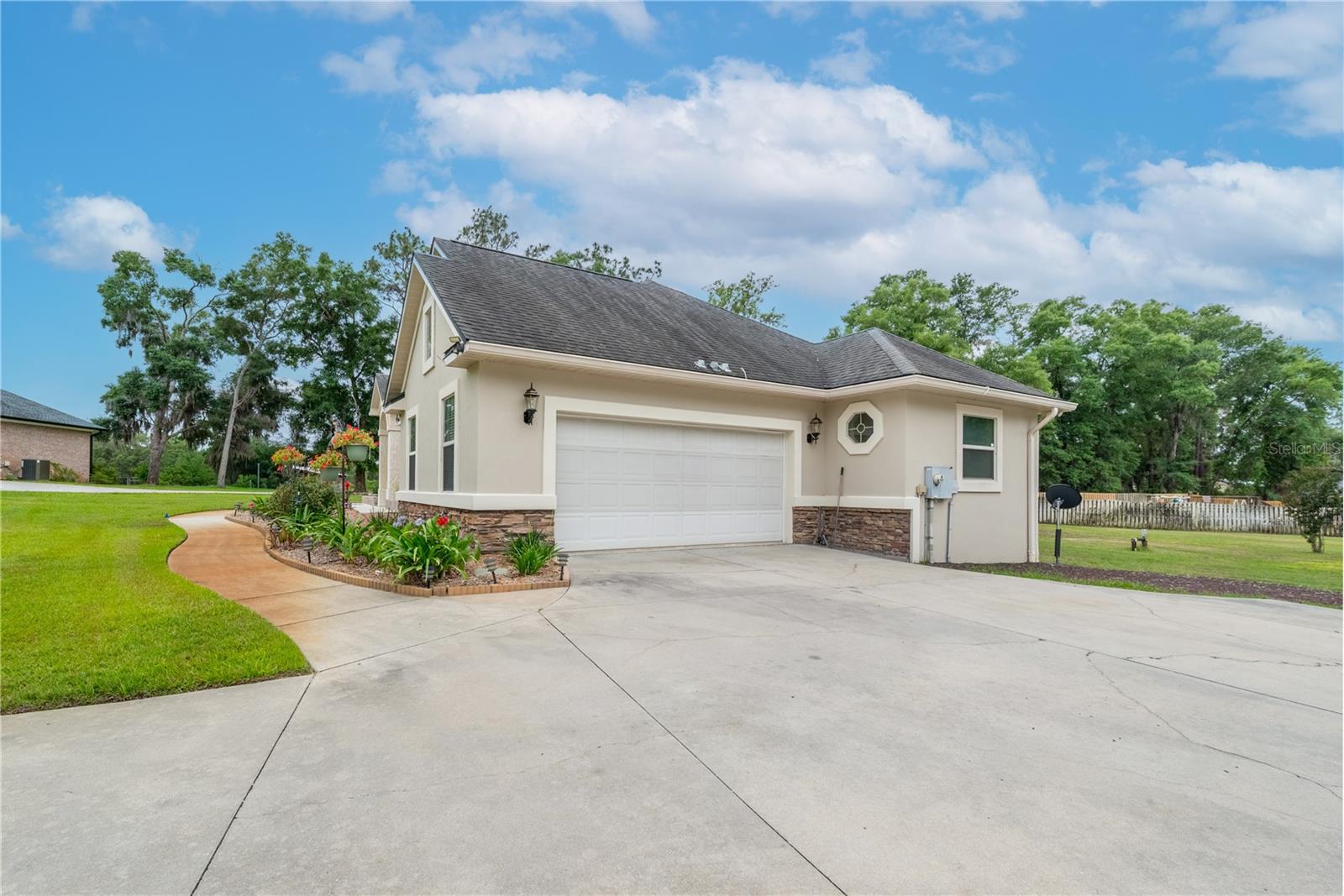 EMERALD COVE SUB PH 2 - Residential