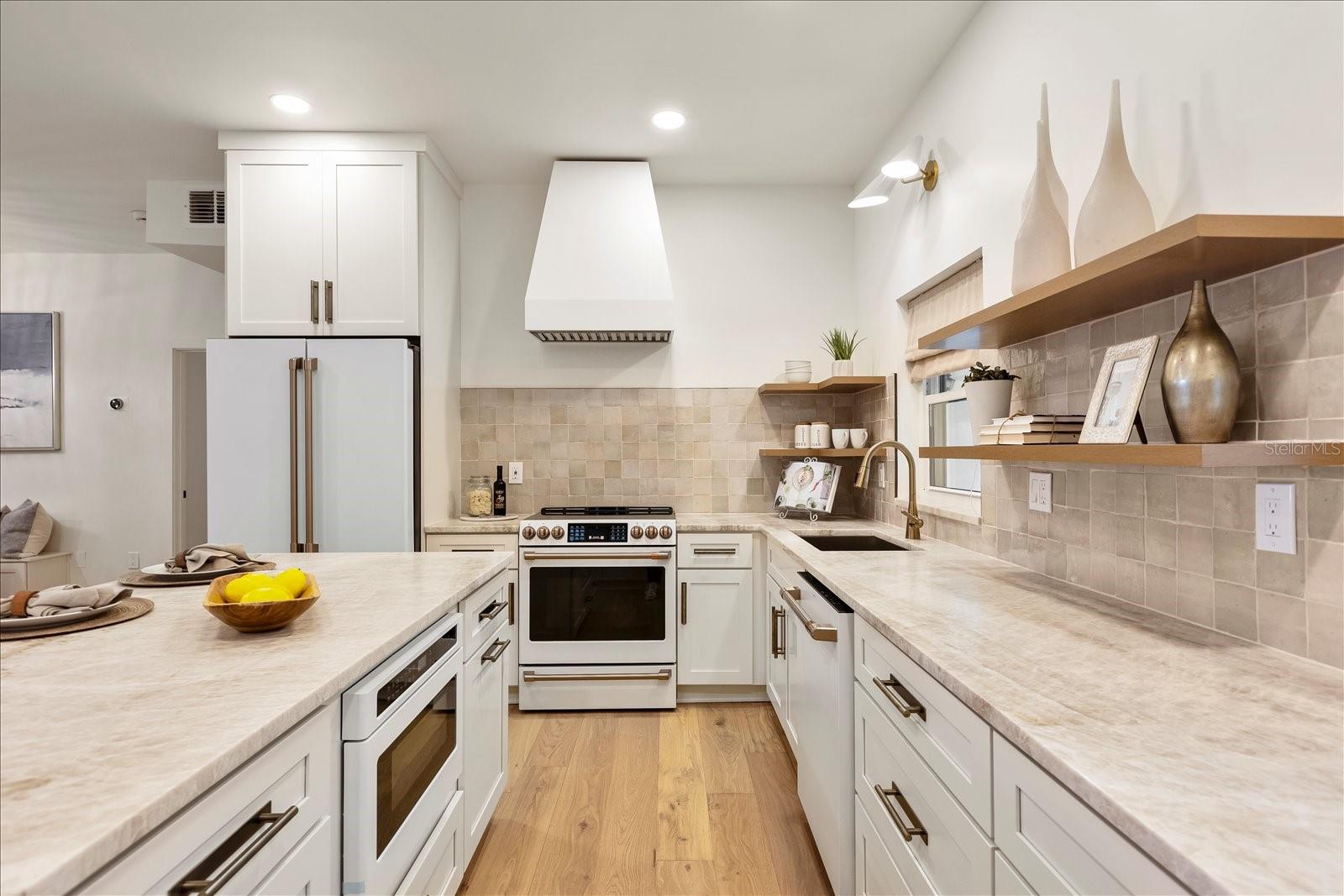 ANDALUCIA APTS - Residential