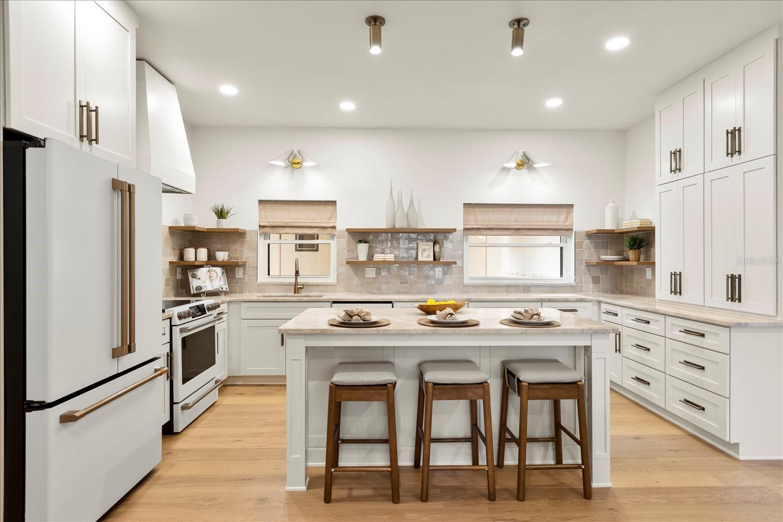 ANDALUCIA APTS - Residential