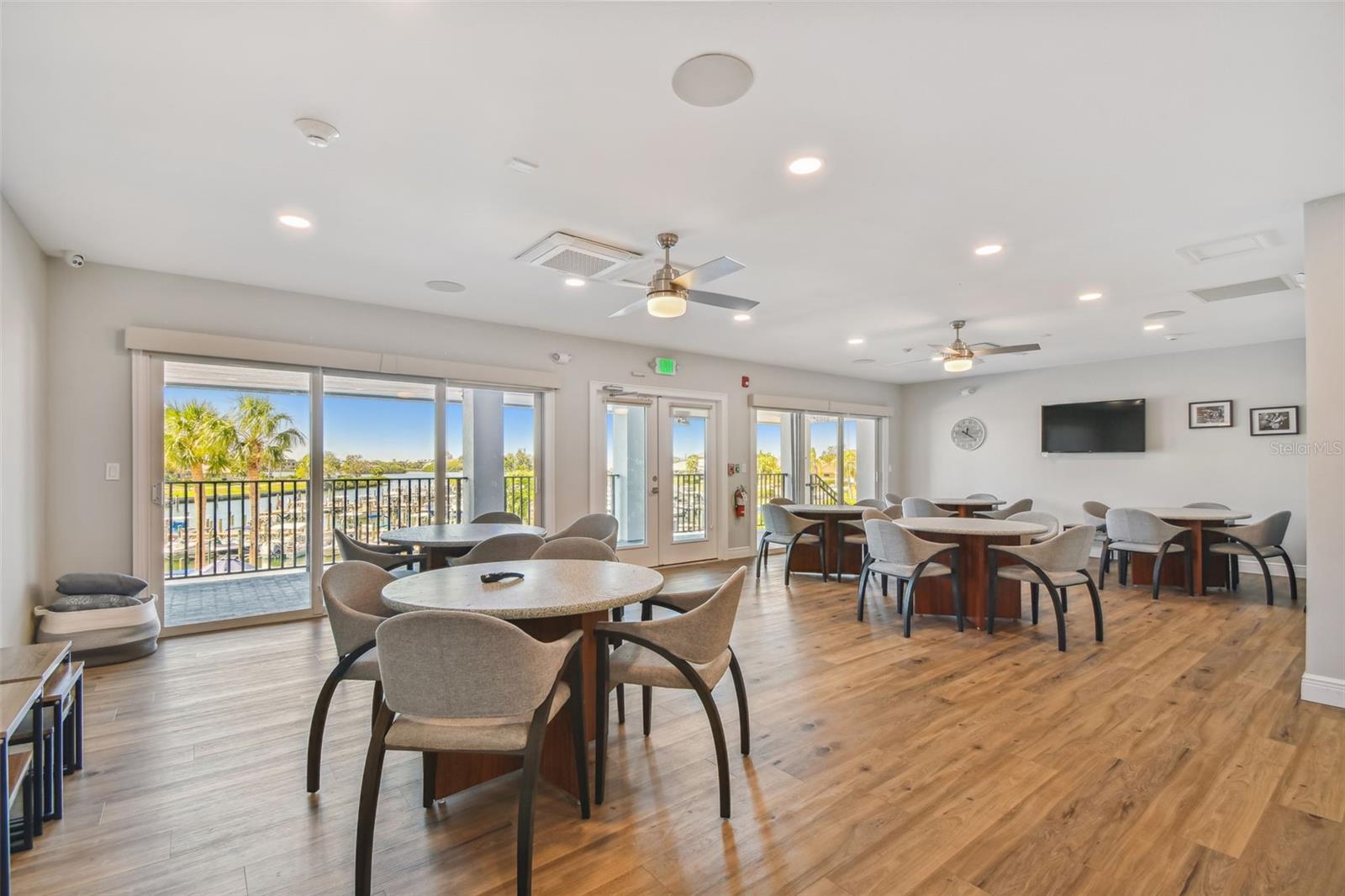 SOUTHBAY YACHT & RACQUET CLUB - Residential