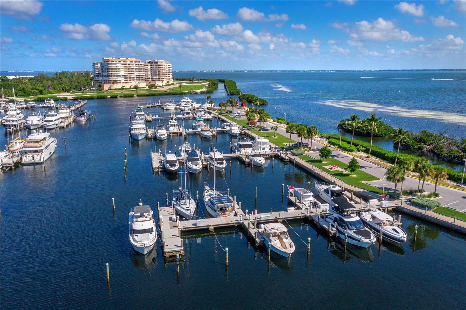 LONGBOAT KEY MOORINGS - Residential