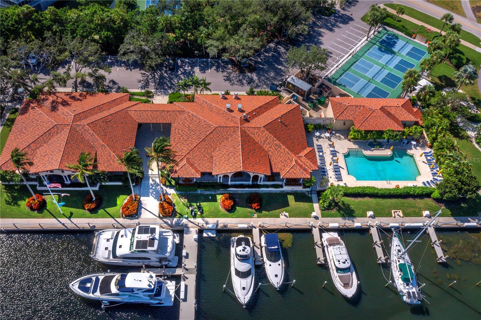 LONGBOAT KEY MOORINGS - Residential