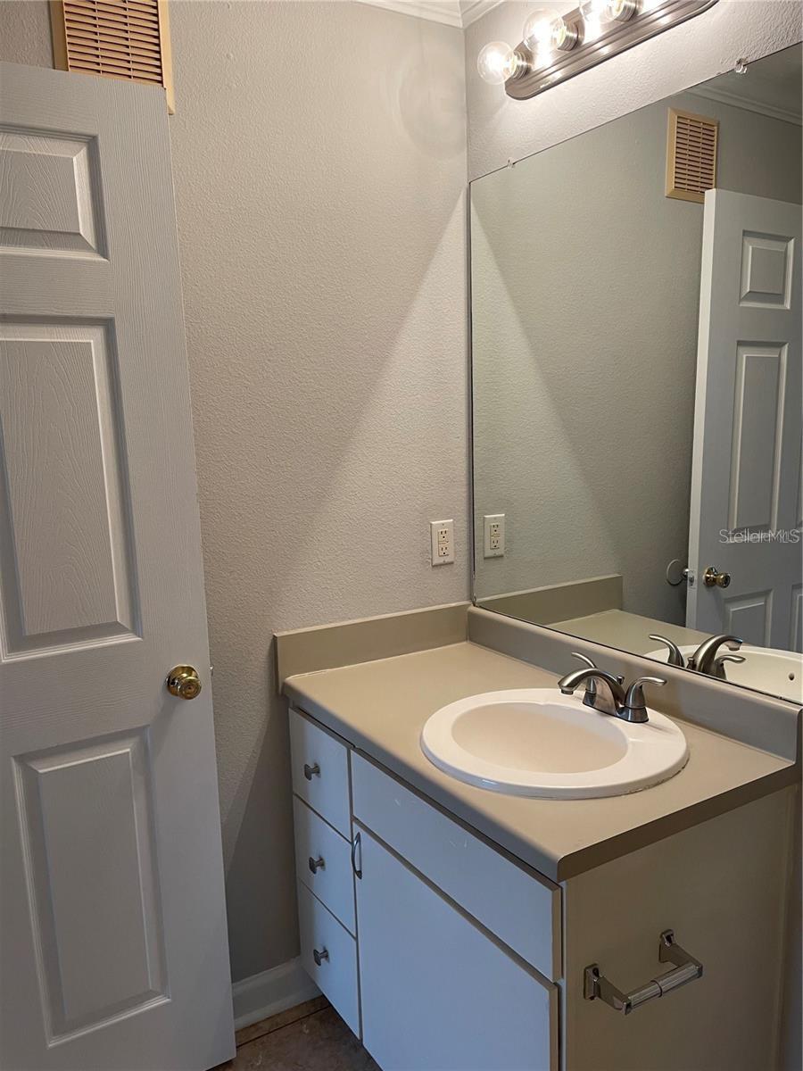 EQUESTRIAN PARC AT HIGHWOODS P - Residential Lease