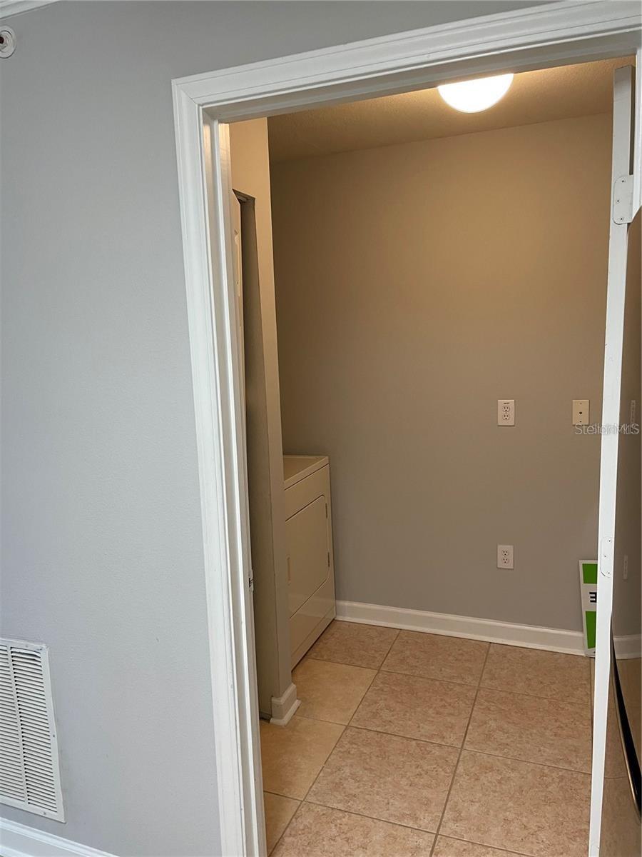 EQUESTRIAN PARC AT HIGHWOODS P - Residential Lease