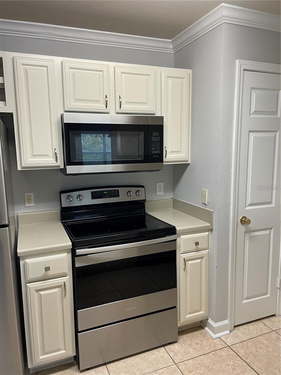 EQUESTRIAN PARC AT HIGHWOODS P - Residential Lease