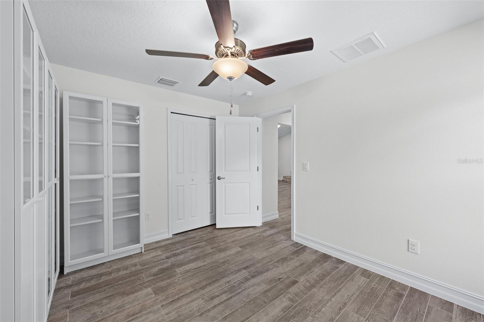 CONNERS LAKE FRONT ESTATES - Residential