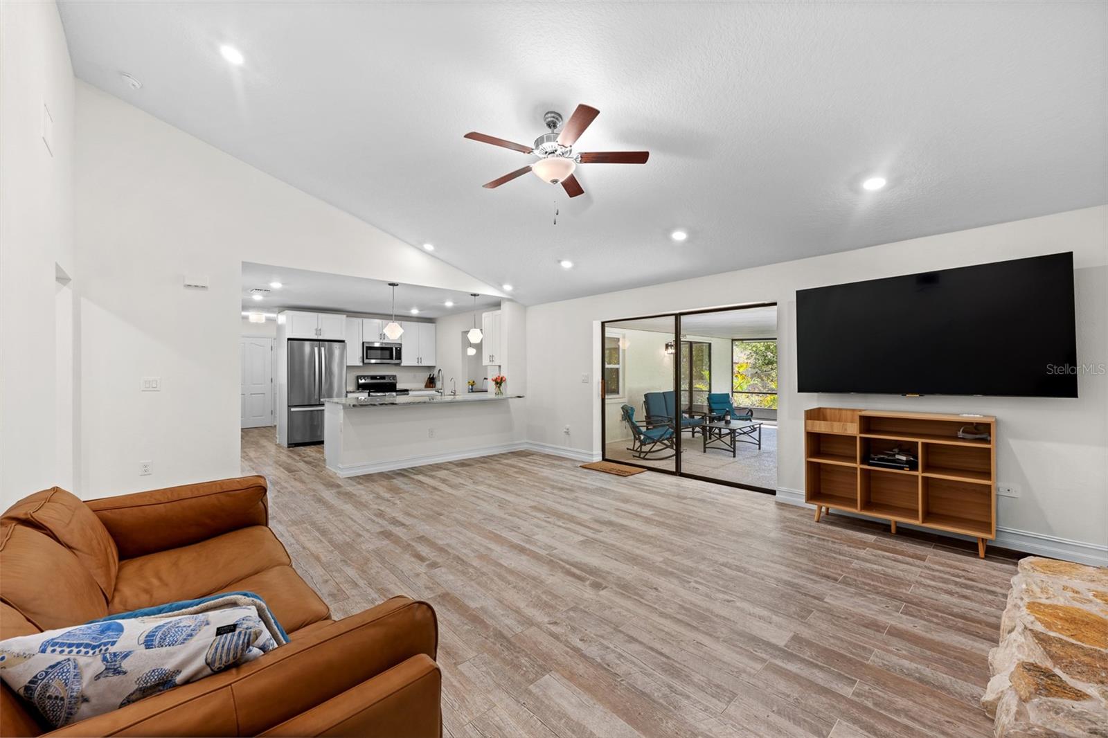 CONNERS LAKE FRONT ESTATES - Residential