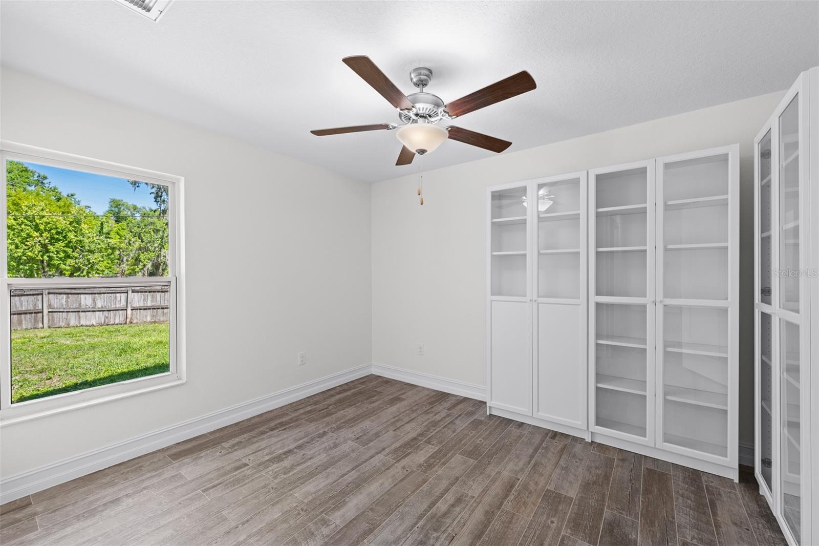 CONNERS LAKE FRONT ESTATES - Residential