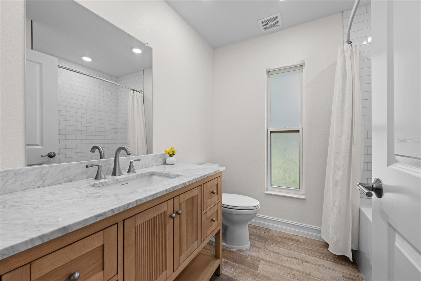 CONNERS LAKE FRONT ESTATES - Residential