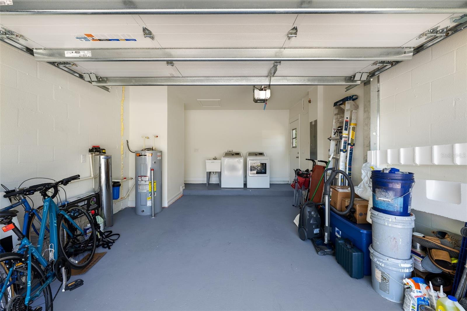 CONNERS LAKE FRONT ESTATES - Residential