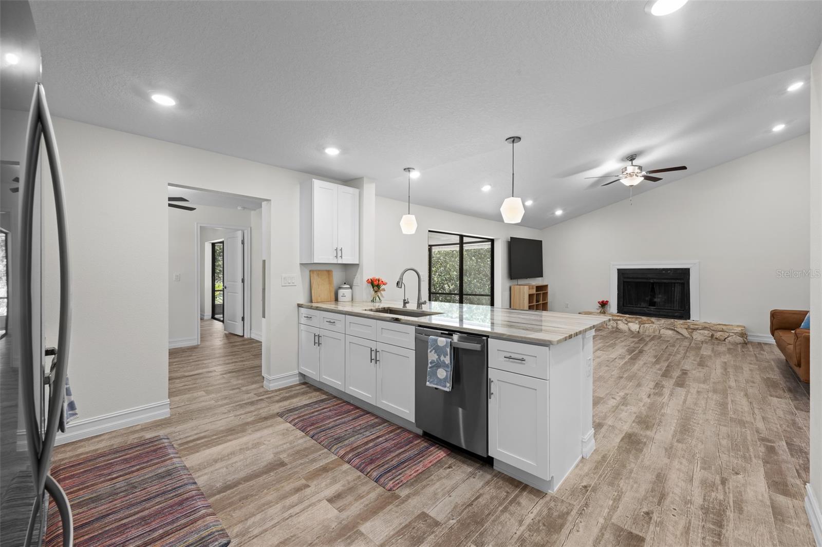 CONNERS LAKE FRONT ESTATES - Residential