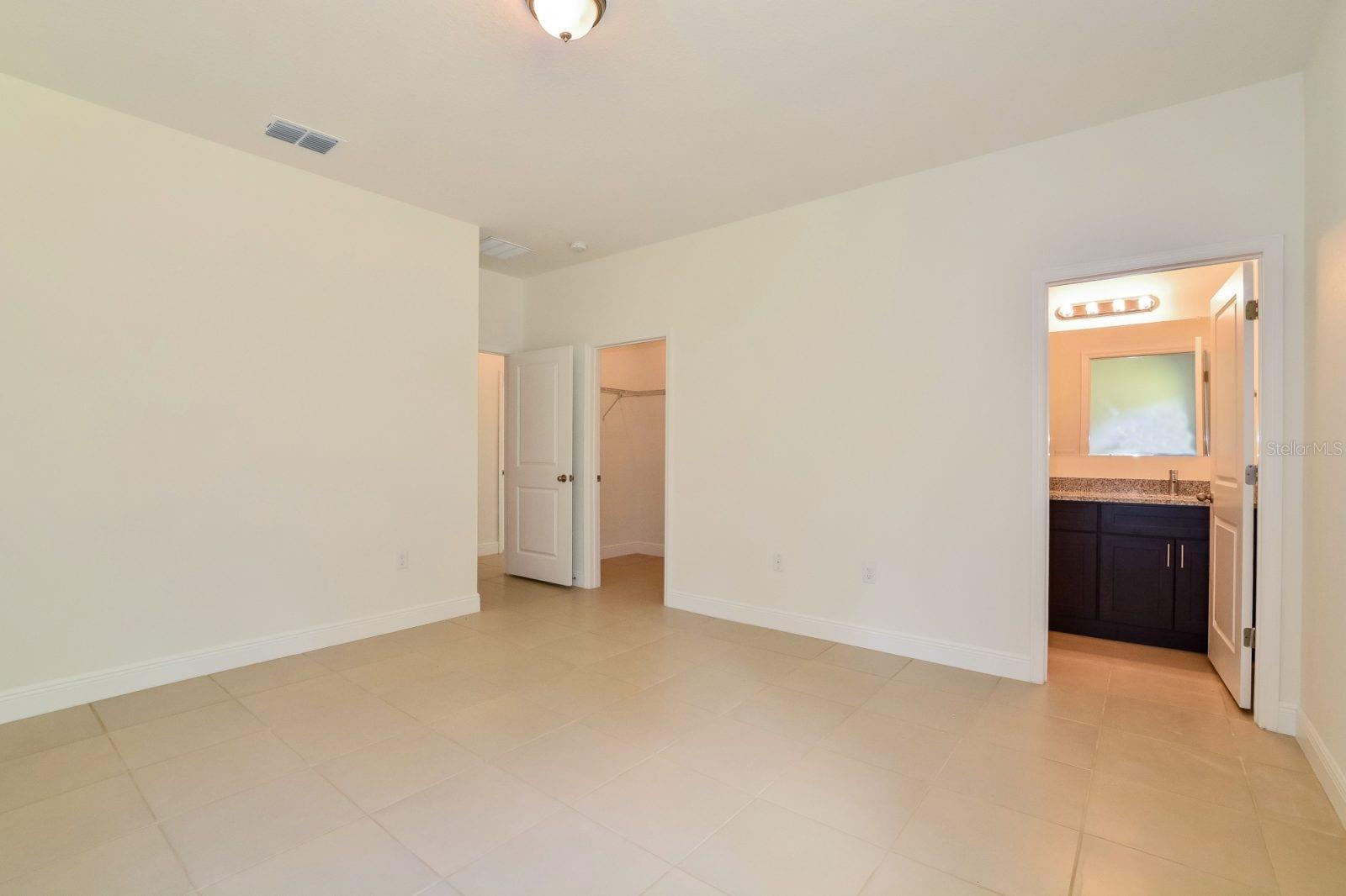 MARION OAKS UN 03 - Residential Lease