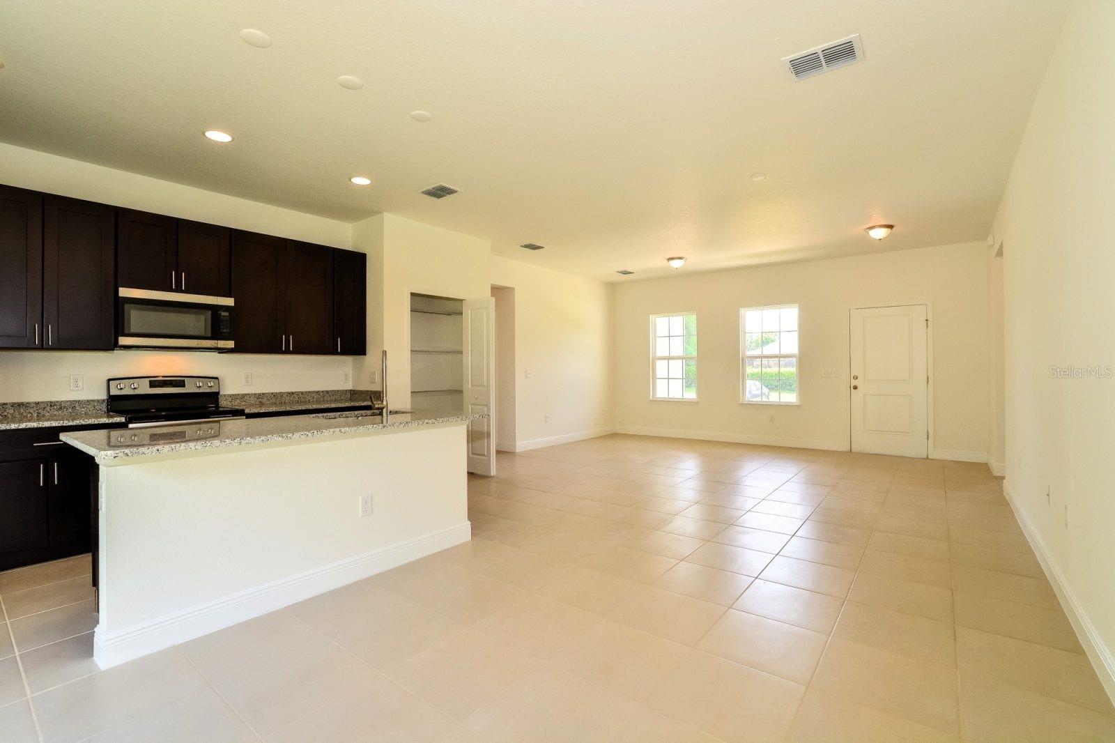 MARION OAKS UN 03 - Residential Lease