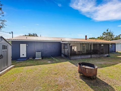 A home in LAKELAND