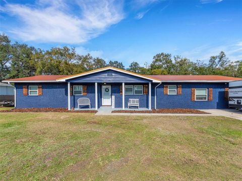 A home in LAKELAND