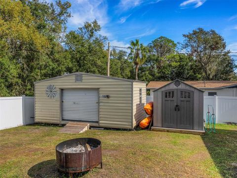 A home in LAKELAND