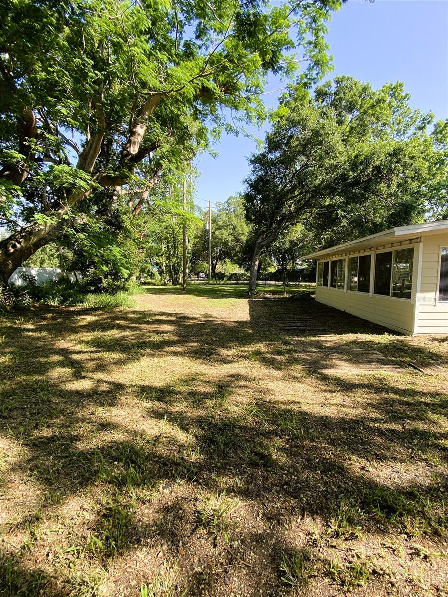 LAKE LIZZIE ESTATES - Residential Lease