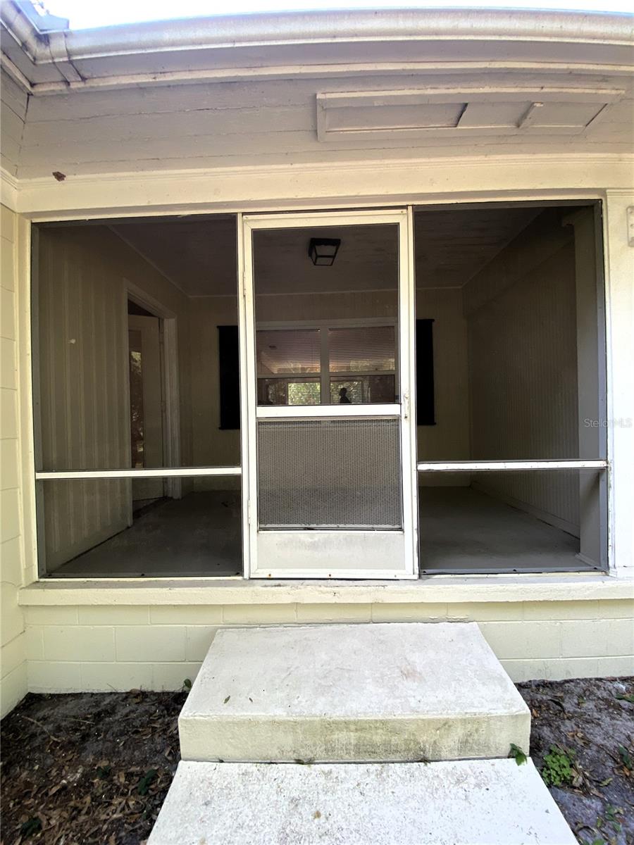 LAKE LIZZIE ESTATES - Residential Lease