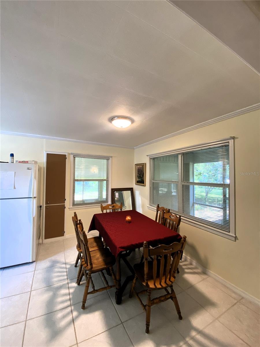 LAKE LIZZIE ESTATES - Residential Lease