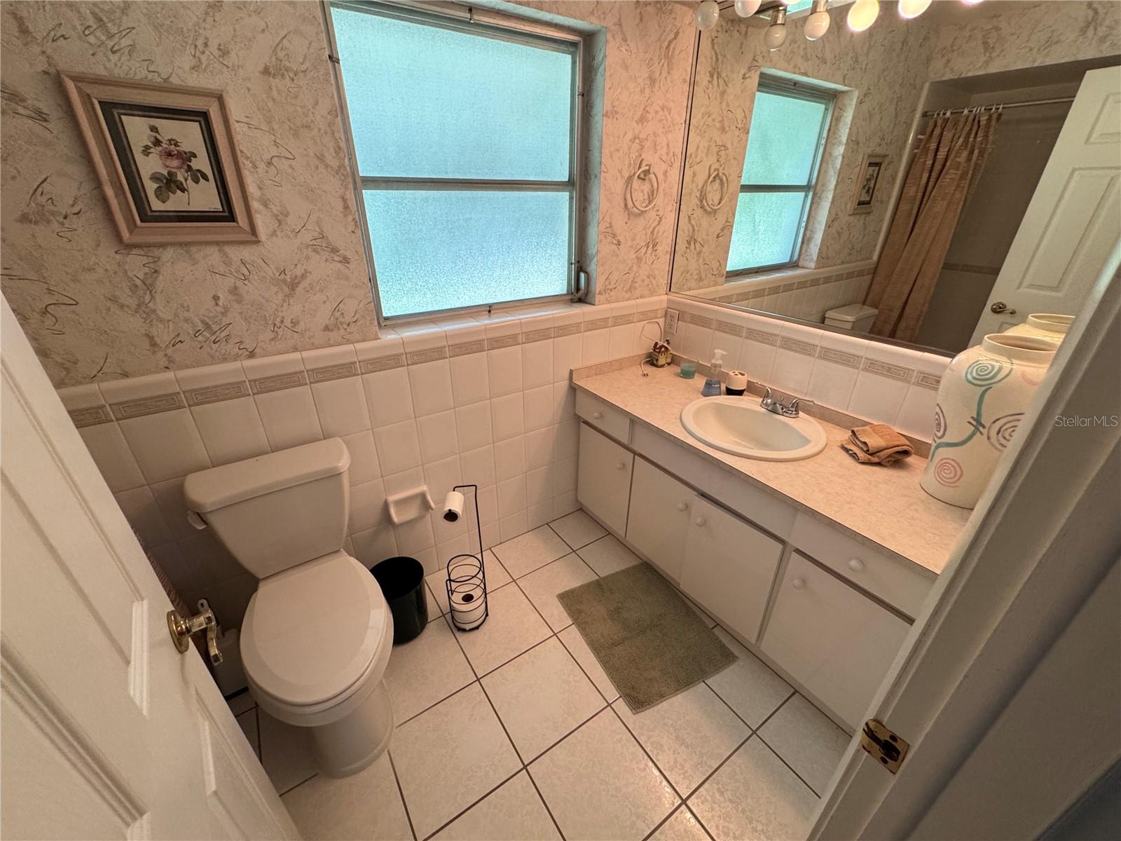 VENICE GARDENS - Residential Lease
