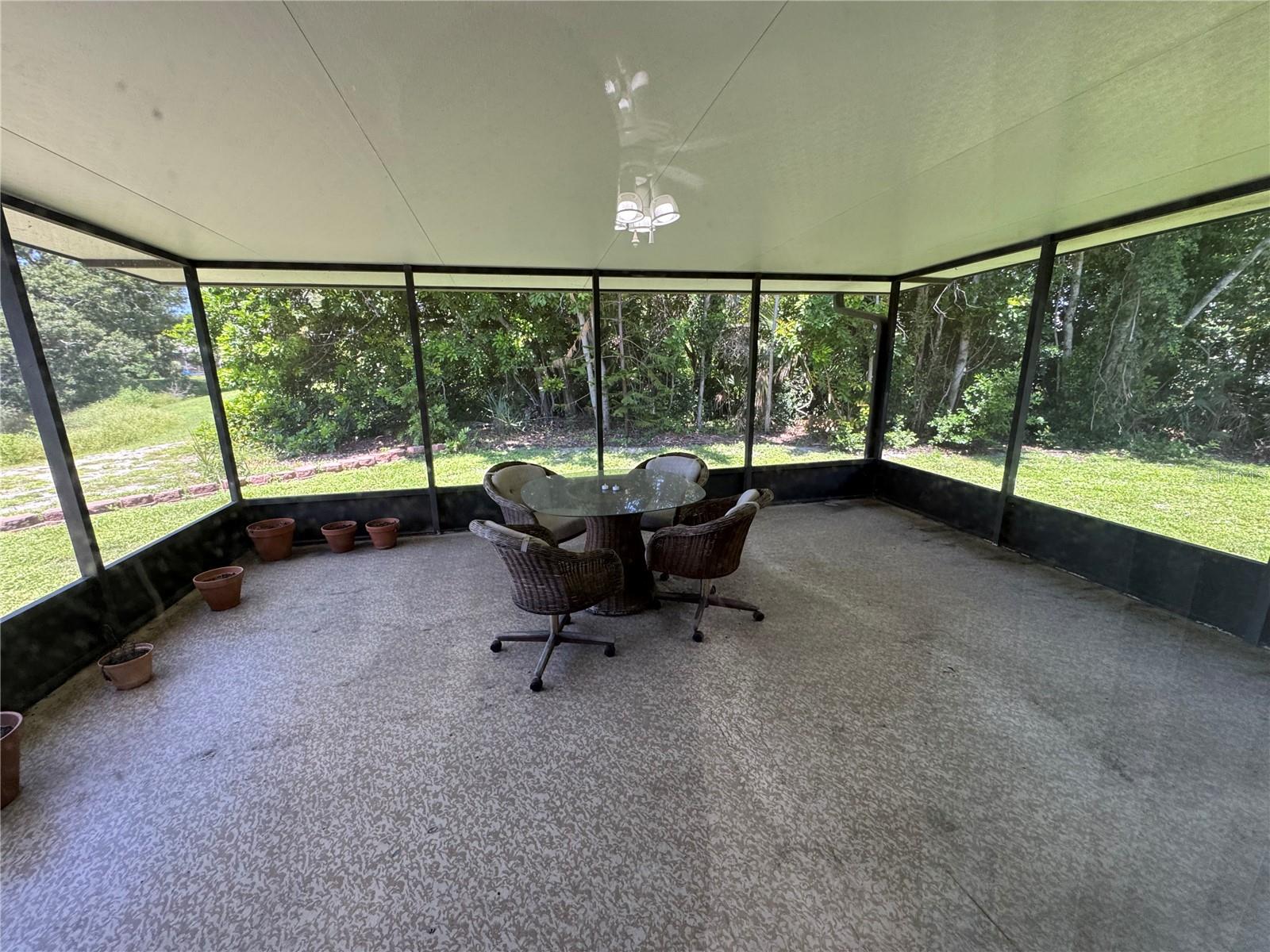 VENICE GARDENS - Residential Lease