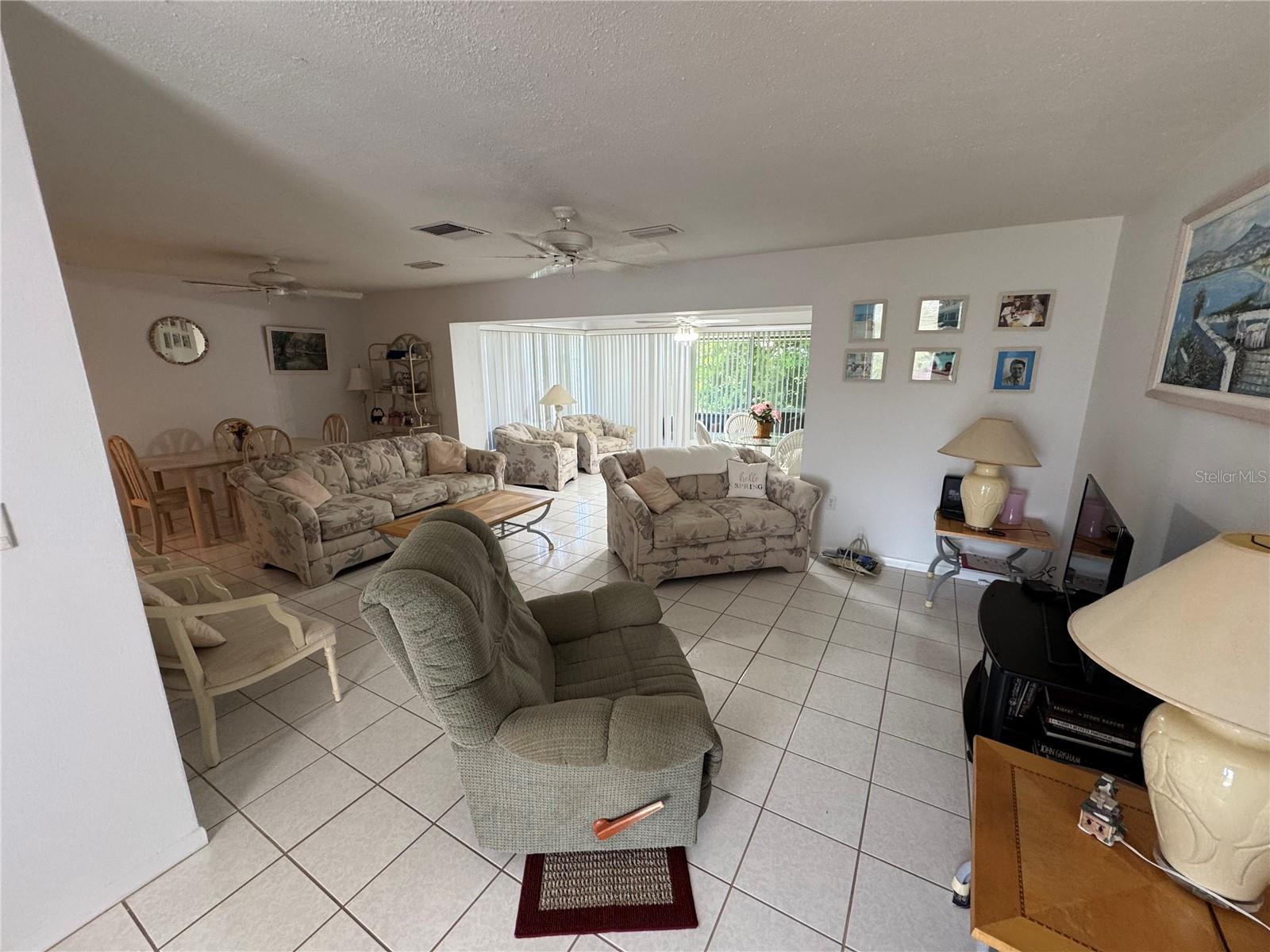 VENICE GARDENS - Residential Lease