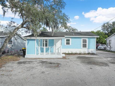 Photo of 1380 35th Street NW, Winter Haven, FL 33881 (MLS # L4959338)