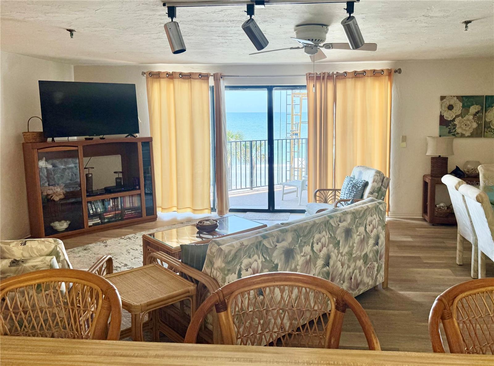 REDINGTON PLACE CONDO - Residential