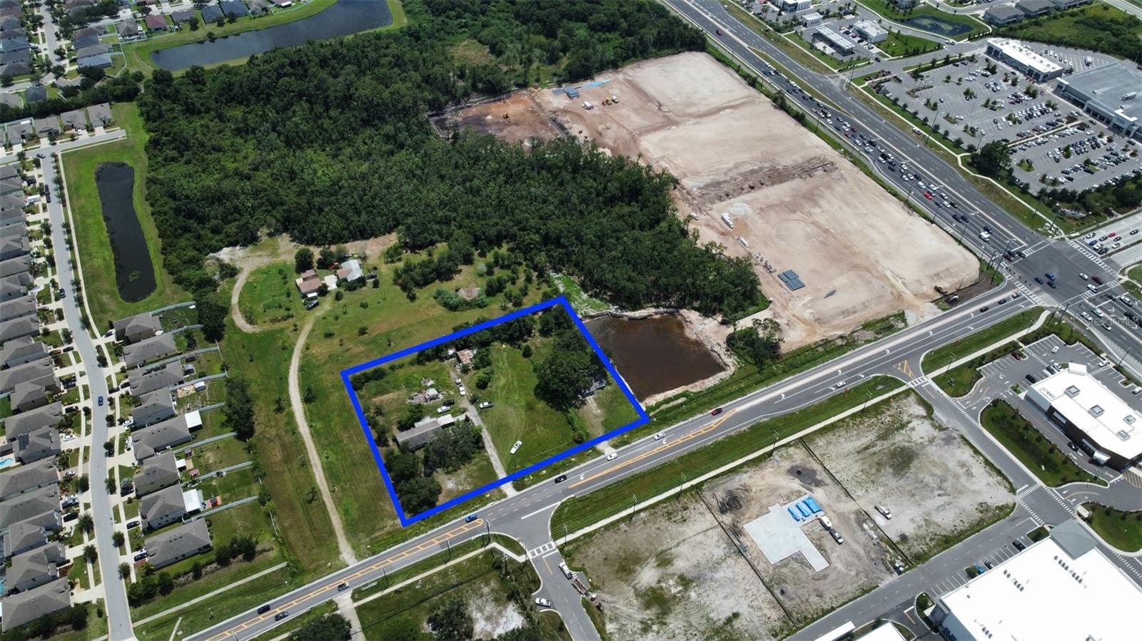 2± Acre Development Site | High-Growth Retail Corridor.
Positioned just off a signalized hard corner at US-301 and Balm Road, this 2± acre parcel offers a rare infill development opportunity in the heart of Riverview’s most explosive commercial corridor. Located adjacent to Publix and the brand-new 15.5-acre Ferber Co. retail project, the site is surrounded by national brands and fast-growing residential communities, making it ideal for commercial or medical-office use.
Surrounding National Tenants Include:
Starbucks • Dutch Bros • McDonald’s • Chick-fil-A • CVS Pharmacy • Dunkin’ Donuts • Burger King • Domino’s • Discount Tire • Tidal Wave Car Wash • Take 5 Oil Change • Publix • Hartland Dental • Great Clips • Waves Crab House • Self-Storage and more.