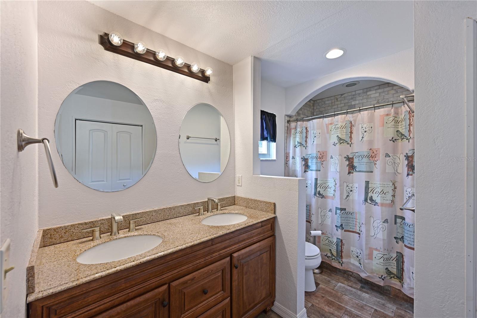 MAGNOLIA MANOR RIVER SEC - Residential