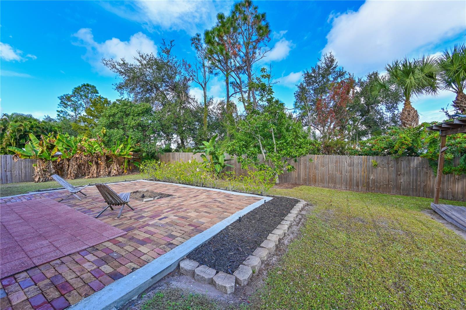 MAGNOLIA MANOR RIVER SEC - Residential